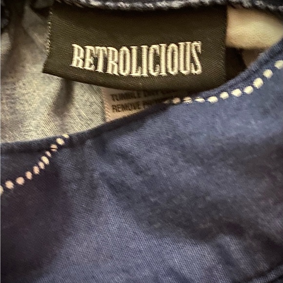 Retrolicious Skirt size small w/pockets - Picture 3 of 3